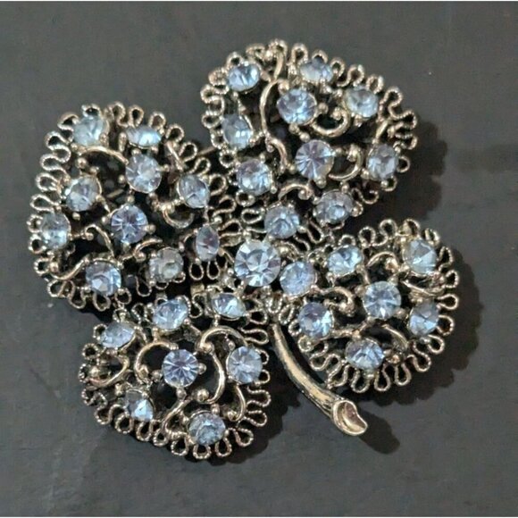 Vintage Rhinestone Clover Brooch Pin - Silver Tone Blue Gems Luck & Sparkle! - Picture 3 of 6